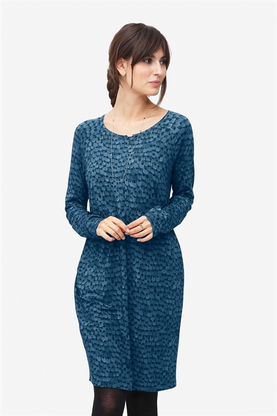 Loose nursing dress in blue print with zipper nursing opening