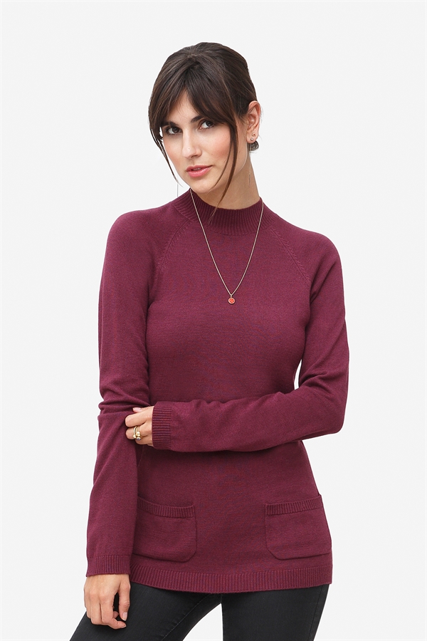 Plum nursing shirt with pockets. Made of wool/viscose knit